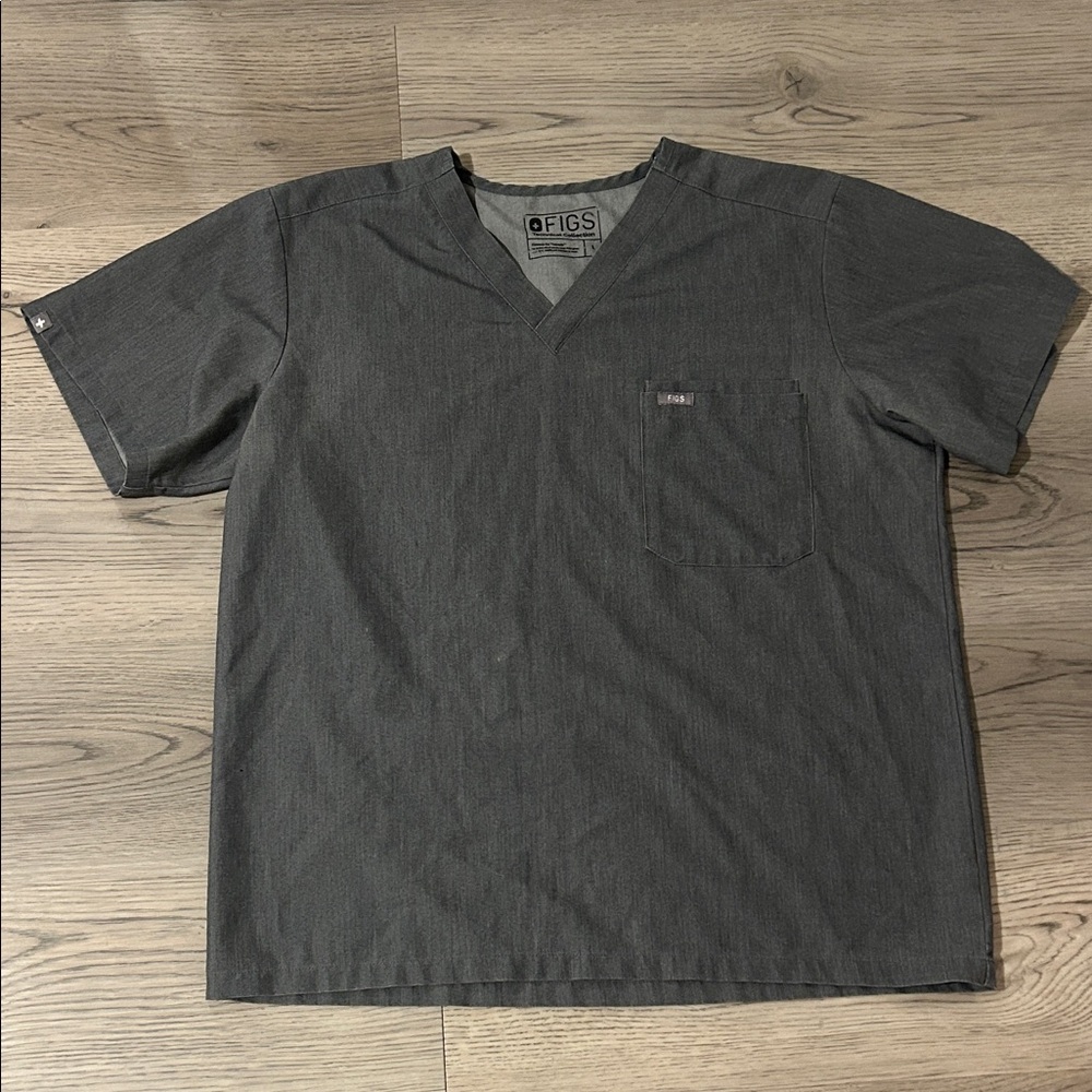 FIGS Men's Leon Three Pocket Scrub Top Graphite Size L